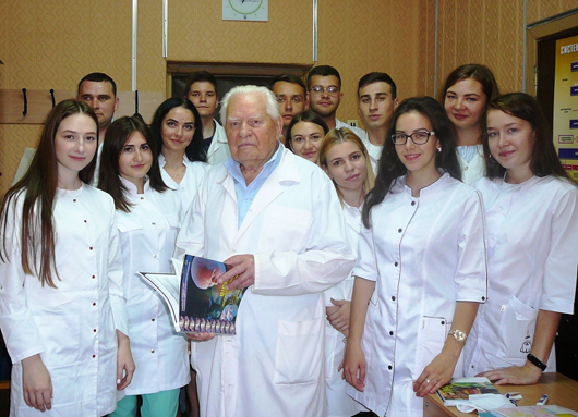 Викладач Української медичної стоматологічної академі Максим Дудченко: «Серед молодих не почуваюся старим»