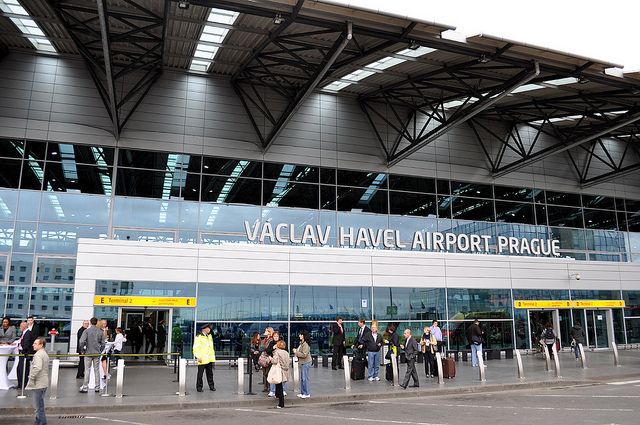 Аеропорт Праги почав коректно писати назву Києва