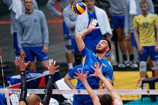 Українські волейболісти достроково пробилися до «плей-оф» континентального форуму