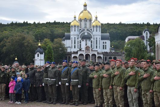 Всеукраїнське військове паломництво стало родинною акцією сотень українських сімей