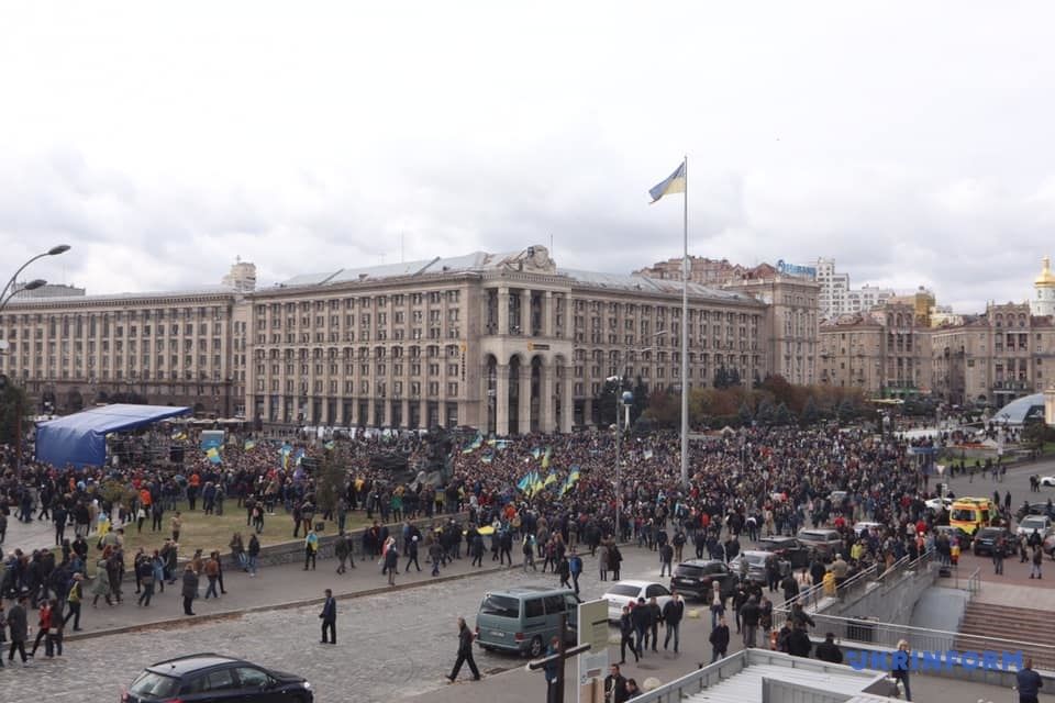 У Києві проходить віче «Зупинимо капітуляцію!» (Наживо)