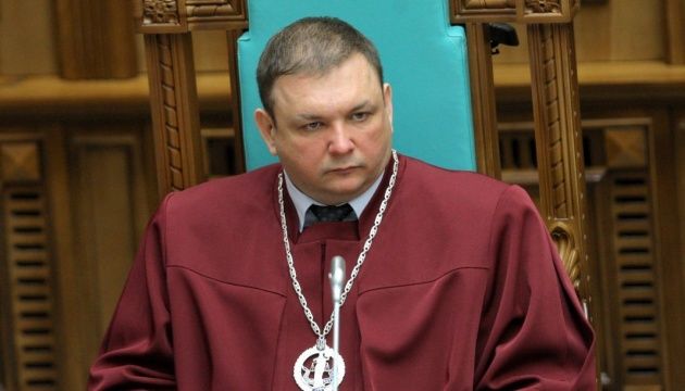 Суд поновив Шевчука на посаді голови Конституційного Суду