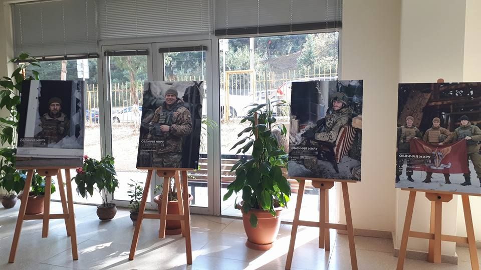 У Грузії до Дня захисника України відкрилася фотовиставка «Обличчя миру»