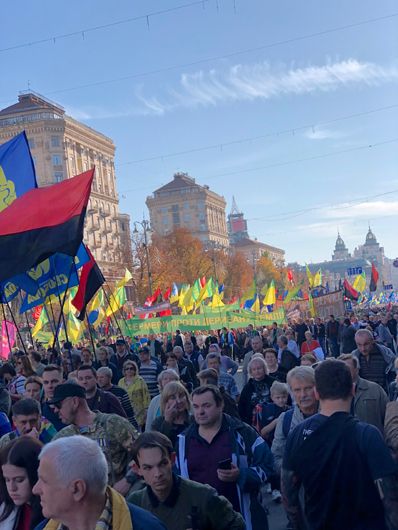Сльози і гнів Майдану: у день захисника України українці вимагали від влади не здавати Путіну українську землю