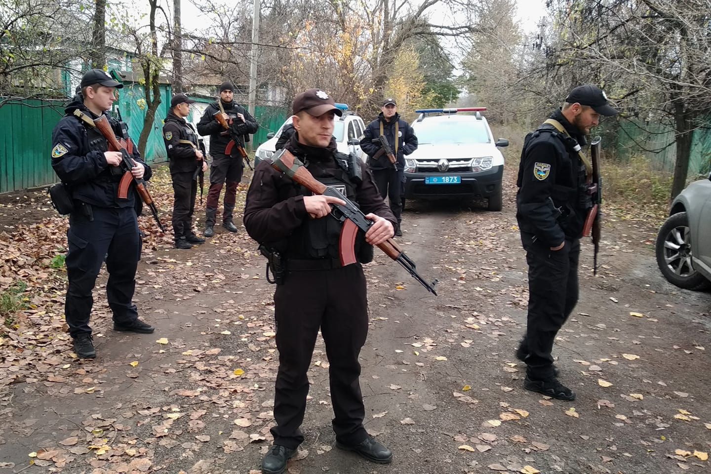 В Золотому-4 поліція приїхала «виселяти» «Азов»