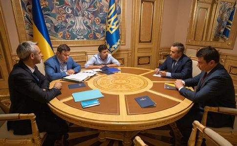 Зеленський проведе екстрену зустріч з керівниками НАБУ і САП