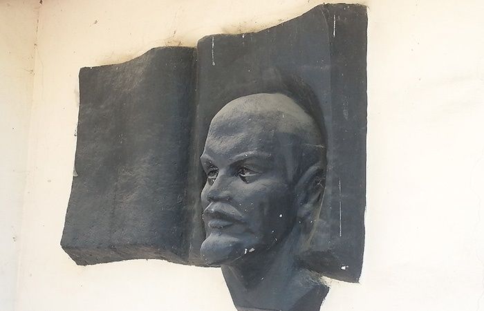 У Дніпрі демонтували останній барельєф із зображенням Леніна