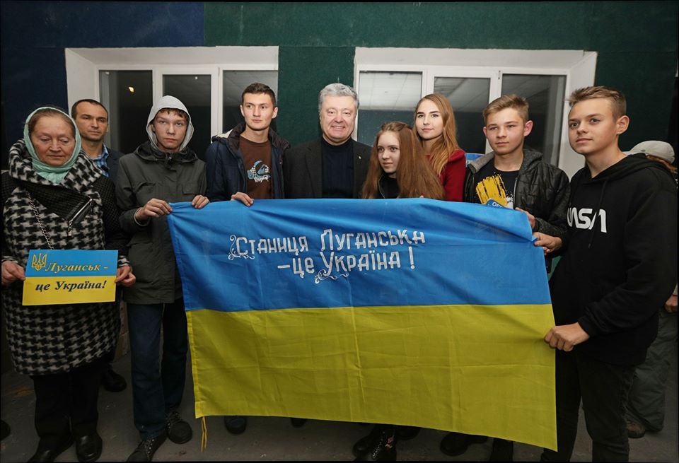 Порошенко: бойовики залишилися на своїх позиціях біля Станиці Луганської