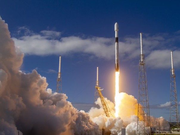 SpaceX Маска запустила у космос 60 супутників (ФОТО, ВІДЕО)