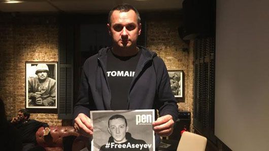 День порожніх стільців: по всьому світу активісти виступають на підтримку полоненого «ДНР» Асєєва