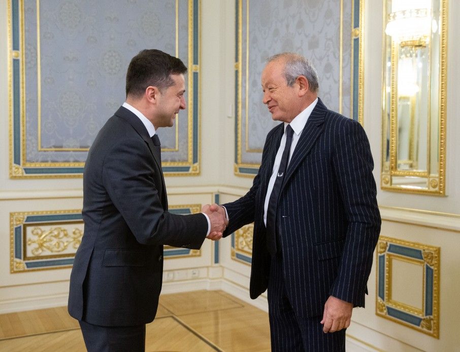 Зеленський запропонував єгипетському мільярдеру придбати готелі «Україна» та «Дніпро»