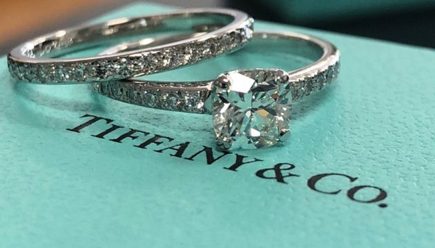 Louis Vuitton купує ювелірного гіганта Tiffany за $16,2 мільярда