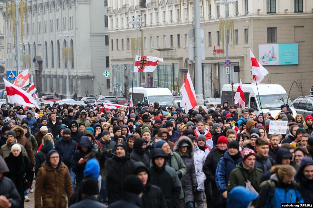 У Мінську сотні людей протестують проти інтеграції з Росією (Наживо)