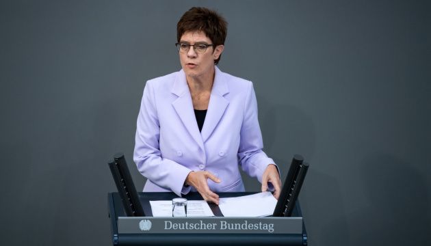 Вбивство чеченського командира у Берліні: міністерка оборони Німеччини вимагає заходів проти Росії