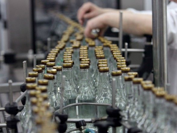 Зеленський підписав закон про скасування державної монополії на виробництво спирту