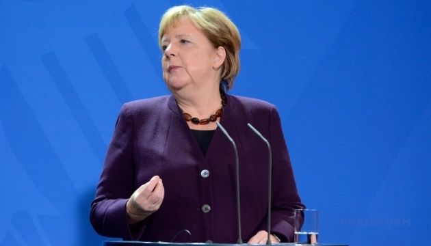 Меркель кличе у Німеччину кваліфікованих працівників із-за меж ЄС (ВІДЕО)