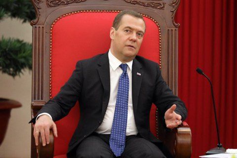 Медведєв заявив про готовність Росії скасувати санкції проти України
