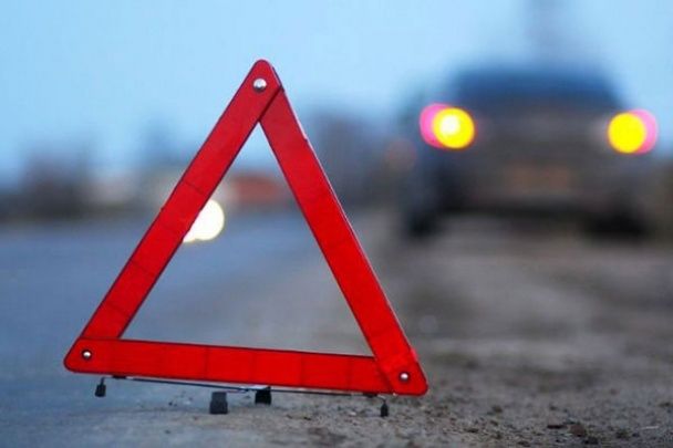 На Львівщині автомобіль на пішохідному переході збив двох дітей