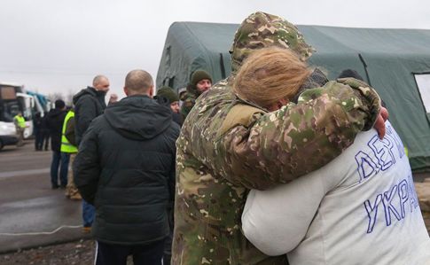 США та Франція вітають звільнення українських полонених і заручників