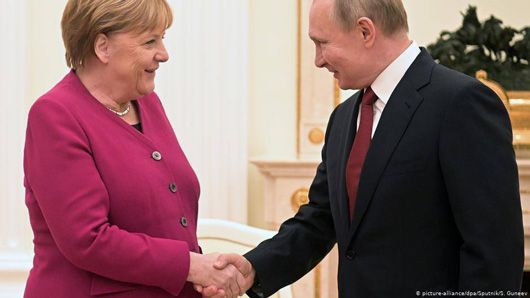 Такий потрібний Путін: що стоїть за візитом Ангели Меркель до Москви