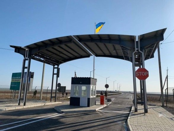 Порядок перетину адмінмежі з окупованим Кримом змінюється з 9 лютого