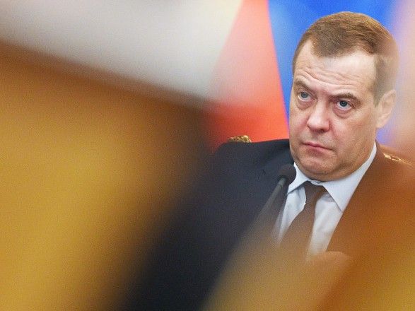 Медведєв пояснив, чому його уряд пішов у відставку