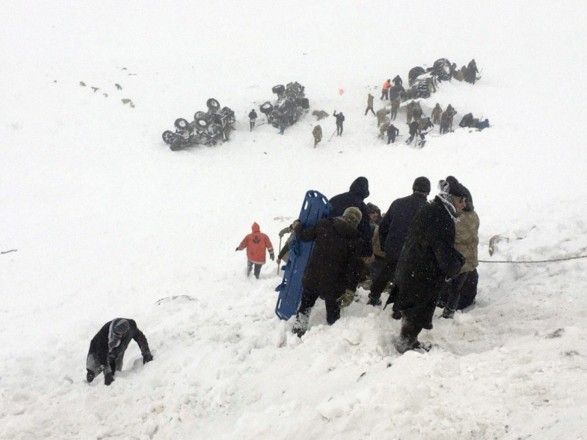 Сходження лавини у Туреччині: кількість загиблих зросла до 28 осіб, фото, відео