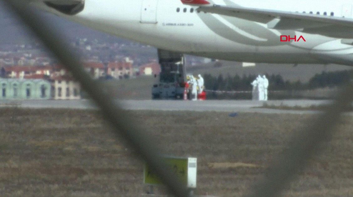 Коронавірус: авіалайнер Тегеран-Стамбул екстрено сів в Анкарі через підозру на інфекцію у пасажира