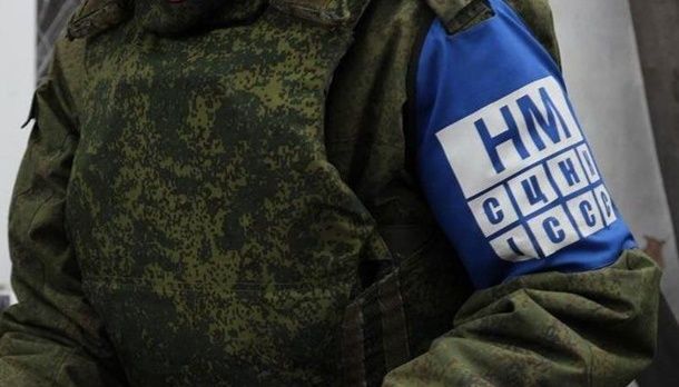 Бойовики на Донбасі не мають права носити пов’язки СЦКК - Євросоюз