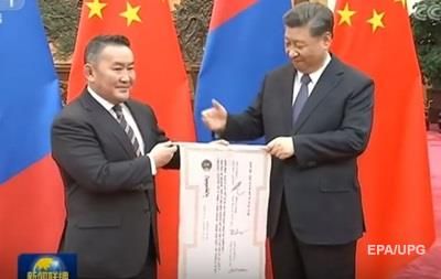 Президент Монголії ліг до лікарні після візиту до КНР