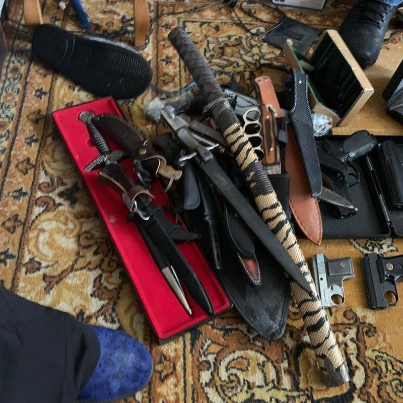 Арсенал зброї вилучили у Києві та ліквідували цех з її виготовлення