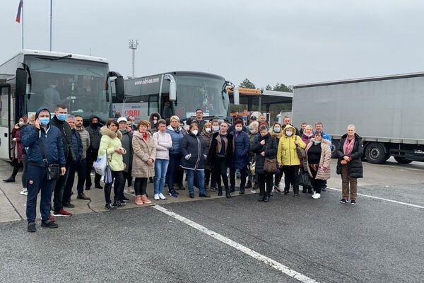 Словенія пропустила автобуси з українцями з Італії