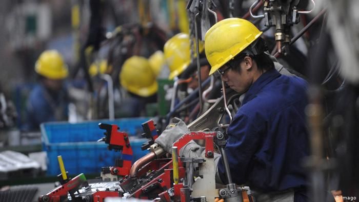 Коронавірус: промисловість Китаю впала максимально за 30 років