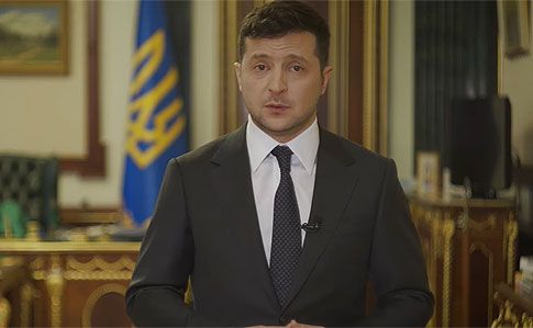 Зеленський: Я вмовив маму не виходити з дому, і ви так зробіть