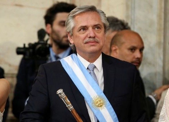 Президент Аргентини погодився не відправляти на карантин зубну фею
