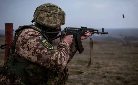 Двоє бійців ЗСУ поранені через обстріли окупантів на Донбасі