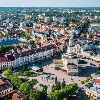 Івано-Франківськ закриває в'їзди до міста з 2 квітня
