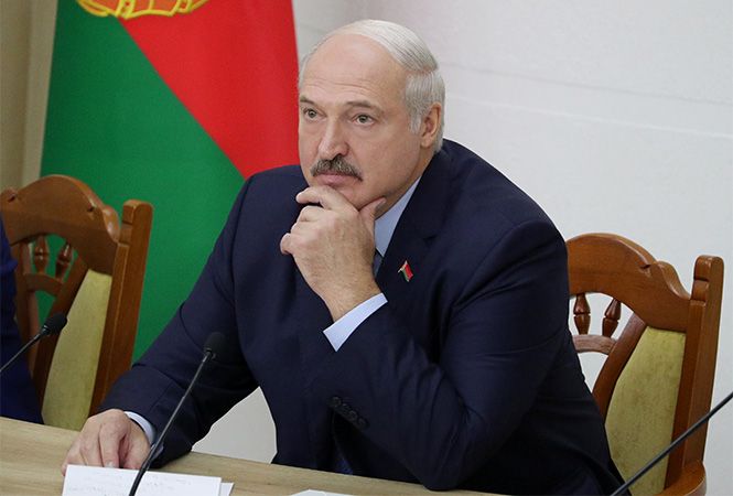 Лукашенко не введе карантин у Білорусі: «Жерти що будемо?»