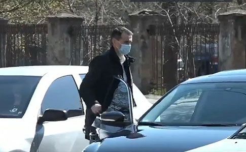 Ляшко «шукає» коронавірус у Миколаєві, а його водій врізався в автобус журналістів