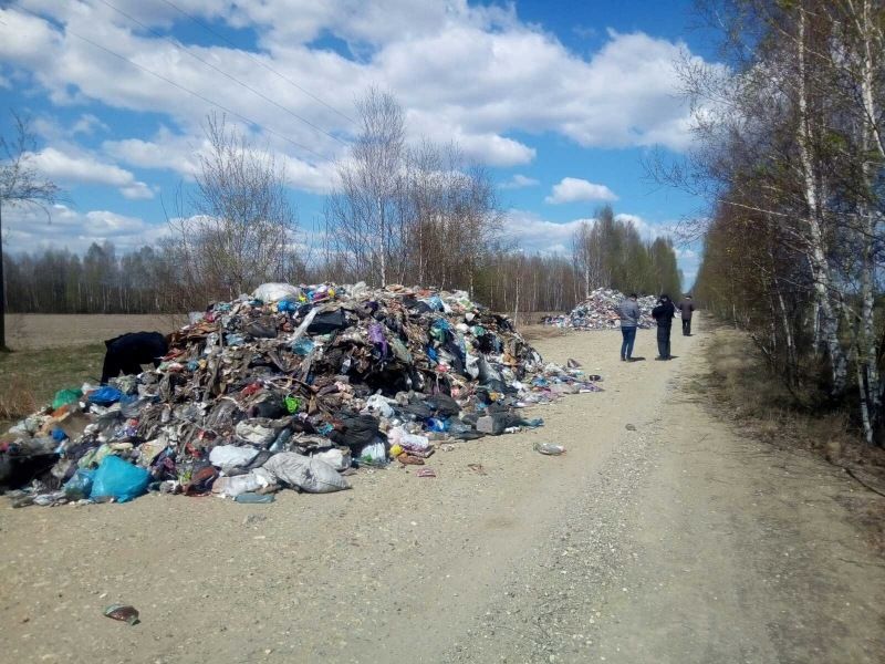 Біля Новограда-Волинського несанкціоновано скинули понад 100 тонн львівського сміття