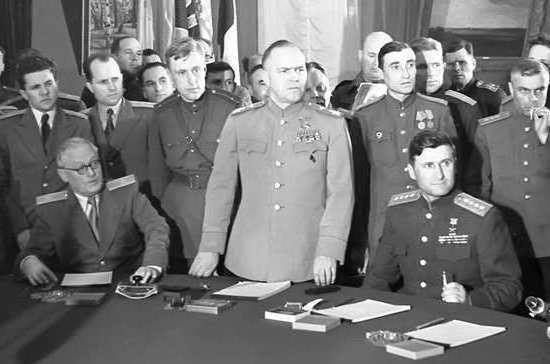 Перша хвилина миру: 75 років тому Німеччина підписала Акт про капітуляцію