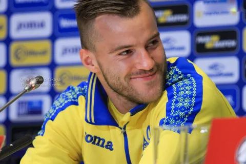 Футболіст Ярмоленко запустив флешмоб для фанів:«скажіть фразу українською»