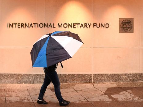 Саакашвілі проти співробітництва України з МВФ, в НБУ чекають на перший транш