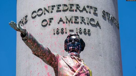 Помста Колумбу: на хвилі протестів у США почали воювати з пам'ятниками