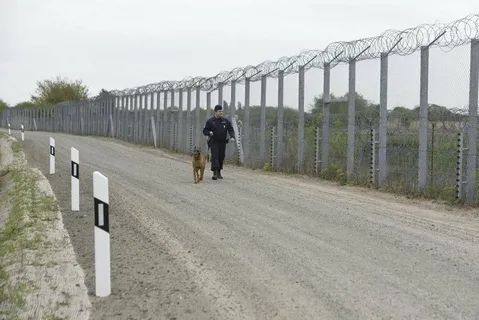 Україна вирішила відкрити деякі КПП на кордоні з Росією та Білоруссю