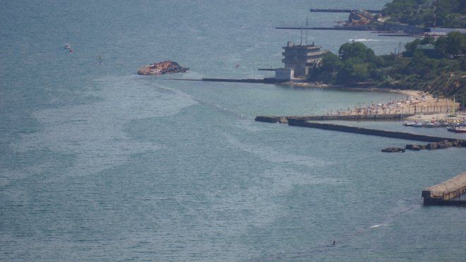Витік палива з танкера «Делфі»: прокуратура спростовує пляму біля пляжу «Отрада»