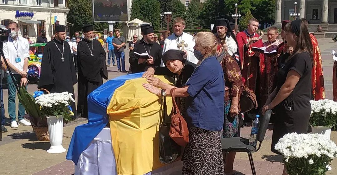 У Тернополі день жалоби: попрощалися із загиблим сержантом «Айдару» Іваном Дедюхом