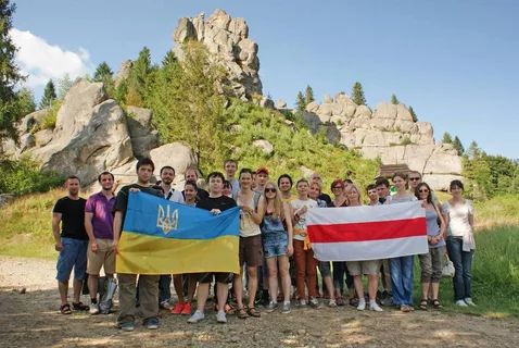«Крок до України»: міжнародна літня школа україністики вперше стартує онлайн