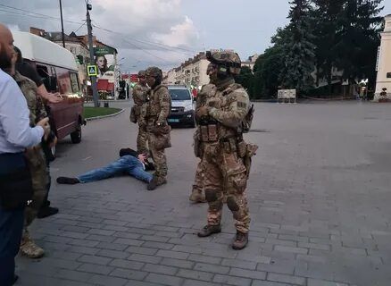 У МВС пояснили прибуття спецпризначенців після затримання терориста в Луцьку, відео