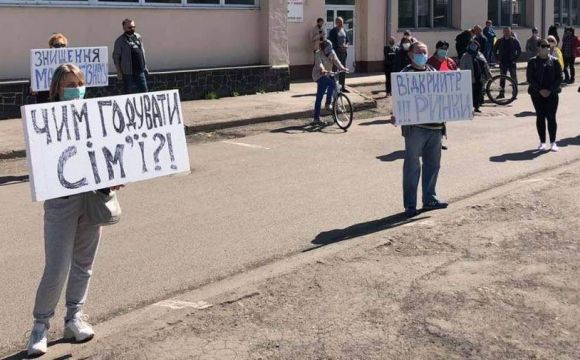 Протести у Луцьку: ветерани АТО наполягають на звільнені Юлії Сиротинської